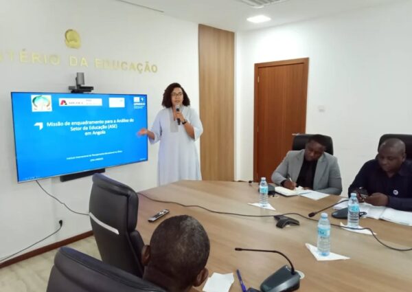 Participação no Encontro de Recolha de Contributos para a Análise do Sector da Educação