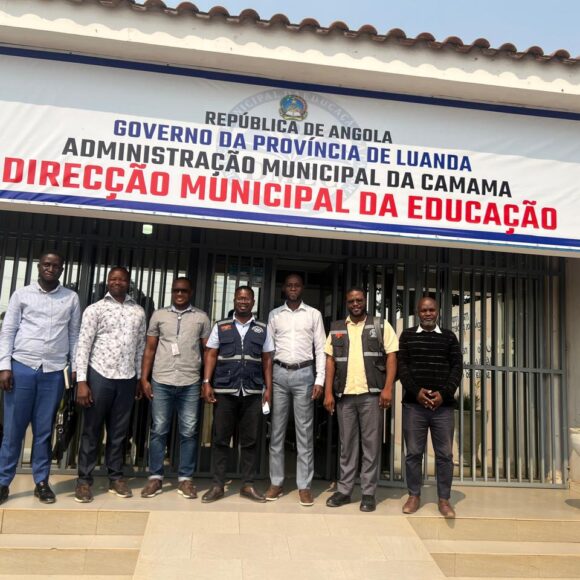 Associação das Escolas Comunitárias 